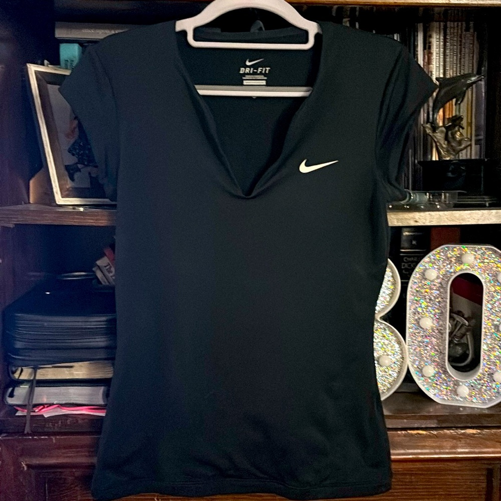 Nike dri-fit top
